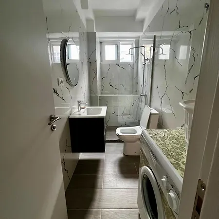 Charming Seashore Apartment Sarandë